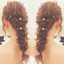 hair make ヘアアレンジ on instagram 本日の新婦さま 披露宴入場スタイルは 波ウエーブアレンジにパールを付けました ヘアスタイリング 美髪 ヘアスタイルのアイデア