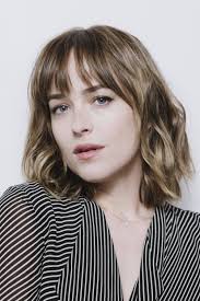 Keptarolo Hu Dakota Johnson Hair Short Hair With Bangs Short Hair Styles