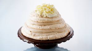 Como dice la canción navidad, navidad, dulce navidad…, en esta época del año los postres navideños son los grandes protagonistas. Tarta Mont Blanc Mont Blanc Torte Anna Olson Receta Canal Cocina Recetas De Food Network Comida Postres Receta De Torta