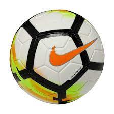 Fotbalový míč vysoké kvality, velikosti 4 vám dodá příjemný pocit při kopu, skvěle drží tvar. Fotbalovy Mic Strike Football Nike Sc3147100 Hzh Sport E Shop Se Sportovnim Vybavenim