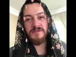 Instagram'da paylaştığı videolarla herkesi kendine güldüren trabzonlu fenomen reşat hacıahmetoğlu, geçtiğimiz günlerde hayatını kaybeden. Gezsun Gezsun Mp3 Indir Cep Muzik Indir