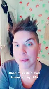 marisa sandlin (@middle_agedstonr)