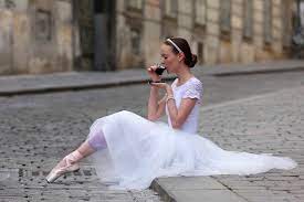 Maybe you would like to learn more about one of these? Hintergrundbilder Sport Weiss Frauen Im Freien Frau Modell Stadtisch Sitzung Fotografie Kleid Mode Tasse Ballerina Hochzeitskleid Ballett Schonheit Braut Foto Brautigam Tanzen Portraitfotografie Fotoshooting Zeremonie Brautkleid