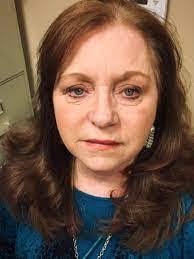 Lisa Pullen's Instagram, Twitter & Facebook