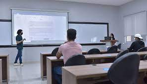 Todavía no lo tengo muy claro. 37 Universidades E Institutos De Educacion Superior De Ecuador Estan Autorizados Para El Retorno A Clases Presenciales Comunidad Guayaquil El Universo