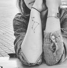 Die fische sind kreative personen, die mit der persönlichkeit des löwen übereinstimmen große tattoos mit löwenköpfen oder kreative. Leo Constellation By Andie Casobosch Tattoos Constellation Tattoos Leo Tattoos Leo Constellation Tattoo