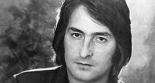 Biografía, canciones inéditas, discos, entrevistas, fotos. El Escritor Miguel Siuran Publica La Biografia Definitiva De Nino Bravo Las Provincias