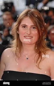 Lola Lou's Instagram, Twitter & Facebook