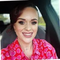 Elaine Leonard's Instagram, Twitter & Facebook