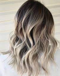 Les extensions sont travaillées de telle manière, à ce que les longueurs et les pointes aient une densité extrême.les pointes sont épaisses, le volume est homogêne.les. Ce Blond Cendre Est Absolument Lookdujour Ldj Blonde Ombre Inspiration Hairstyle Instahair Wave Idees Cheveux Blonds Blond Cendre Idee Couleur Cheveux