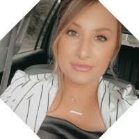 Jennifer Laster's Instagram, Twitter & Facebook