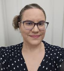 So, it gets even worse. One coach even advised her client that she SHOULD  break up with her partner. Her client disagreed. The life coach then  replied " Well, I don't know