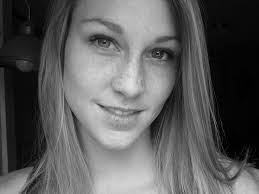 Lenore Howard's Instagram, Twitter & Facebook