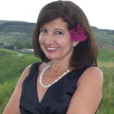 Diane Mee's Instagram, Twitter & Facebook