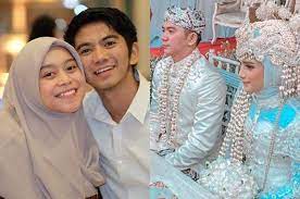Tak hanya menunjukkan bukti bahwa ia telah resmi menikah, alexa juga menuliskan keterangan bahwa tudingan hamil di luar nikah itu tak benar. Putus Cinta Lesti Kejora Karena Tak Mau Diajak Nikah Rizki Mendadak Persunting Sosok Ini Lewat Taaruf Parasnya Tak Kalah Cantik Dari Sang Pedangdut Evi Masamba Sampai Lempar Komentar Semua Halaman