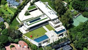 Jay z net worth as of now in addition to that of beyonce makes them one of the most extravagant vip couples on the planet. Jay Z And Beyonce Put Down Roots In L A With 88 Million Splash Los Angeles Times