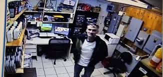 Comfortable computer chairs mean you can spend more time concentrating on work, rather than a pain in your back. Lottery Ticket Theft At Canadian Tire Gas Bar Caught On Tape Ctv News