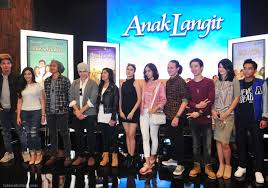 Namun, niat si ayah itu menimbulkan tentangan dan ketegangan dalam kalangan. Sinopsis Anak Langit Hari Ini Jumat 7 Juli 2017 Tabloidbintang Com