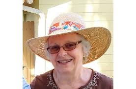 Sandra Tolle's Instagram, Twitter & Facebook