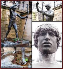 Peter's Paris: Statues, sculptures