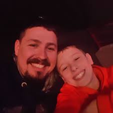 Daniel Gosa (@dsam5612)