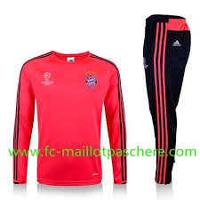Nouveau Survetement De Foot Bayern Munich Enfant Rouge 2016 2017 Pas Cher Survetement Bayern Survetement De Foot Survetement