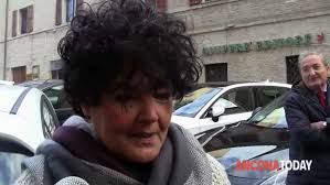 Siamo circa 200 giovani lavoratori che per mesi ed anni abbiamo prestato servizio e poi ingiustamente mandati a casa!!. Banca Marche Testimonianze E Rabbia Dei Risparmiatori Ci Siamo Fidati E Abbiamo Perso Tutto Video
