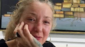 Cécile Houel holds open house