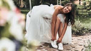 Our logo jacquard pieces are inspired by the #escadaofficial iconic archives and new for fall/winter 2020. Hochzeitstrends 2019 Vom Statement Schmuck Bis Zum Sneaker Bildderfrau De
