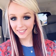 Danielle Willems (@daniellelayne)