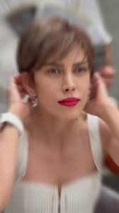 Mine Hanım'ın Modern Kısa Saç Değişimi