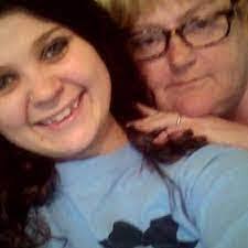 Lisa Commer's Instagram, Twitter & Facebook