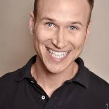 Robin Hall's Instagram, Twitter & Facebook