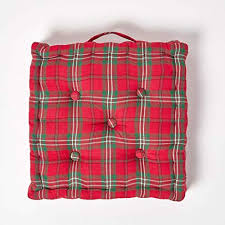 Homescapes Coussin De Chaise A Motif Ecossais Edward Tartan Et Couleurs Rouge Vert Blanc Fait En 100 Coton De En 2020 Coussin Chaise Chaise De Salon Chaise De Jardin