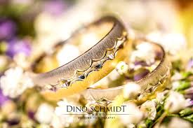 Maybe you would like to learn more about one of these? Hochzeitsfotograf Dino Schmidt Aus Wiesmoor Hochzeitsringe Brautkleid Brautstrauss Galerie
