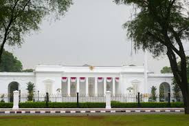 Ada 350 personel (polisi lalu lintas), kata direktur lalu lintas polda metro jaya kombes sambodo. Istana Negara Hari Ini Dikepung Mahasiswa Penjagaan Diperketat Galamedia News