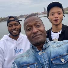 Kirk Frost's Instagram, Twitter & Facebook