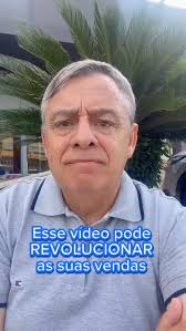 Vender é muito mais do que oferecer produtos, é transmitir energia  positiva! ✨, Quando você atende com alegria e otimismo, o cliente sente  essa vibe! ☀️, Pessoas felizes se conectam melhor e confiam ...