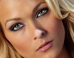 Holley Dourrough Projects :: Photos, videos, logos, illustrations and  branding :: Behance