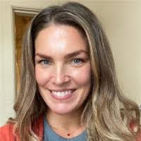 Alison Farr's Instagram, Twitter & Facebook