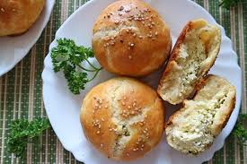 Brotchen Ohne Hefe Backen Mit Feta Krautern Einfaches Rezept Rezept Brot Ohne Hefe Rezepte Vegane Brotchen