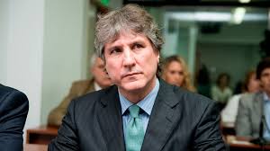 Amado boudou, condenado en una causa por corrupción, pierde el beneficio de la libertad vigilada amado boudou pasará cinco años y 10 meses en prisión por el cobro de sobornos en la llamada. Amado Boudou Vuelve A La Carcel Misionesonline