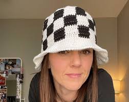 Chapeau de seau à damier