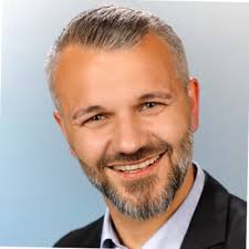 Ermin Huskic's Instagram, Twitter & Facebook