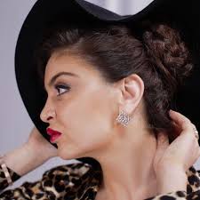 Raluca-Sandra Moore: Actor in Sydney, Australia.