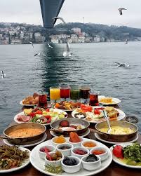 Lacivert Restaurant مطعم لاجفيرت وهو من المطاعم اللي التي تكون قريبة من ميناء چوبوكلو في الجانب الآسيوي Turkish Breakfast Brunch Restaurants Turkish Recipes
