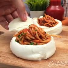 Cheesy Spaghetti Balls Styleestate Video Video Food Cheesy Spaghetti Beef Recipes