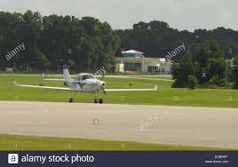 Hollywoodstar john travolta hat den tod seines sohnes jett noch nicht verkraftet. Foto Eine Ebene Verlauft Vor Schauspieler John Travolta Haus 6 Juli 2003 Bei Jumbolair Aviation Estates In Ocala Fl Travolta Und Ehefrau Kelly Sohn Jett 2 Januar 2009 In Ihrem Ferienhaus In