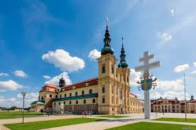 Petra je to cca 15 minut klidné chůze. Vylet Deti Na Velehrad Farnost Brno Zabovresky