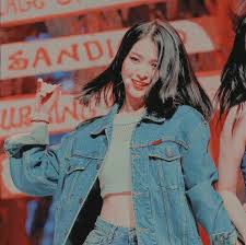 Itzy is the fastest 4th gen group to reach 100m views in youtube. Ryujin Itzy Fashion Fashion Inspo Denim